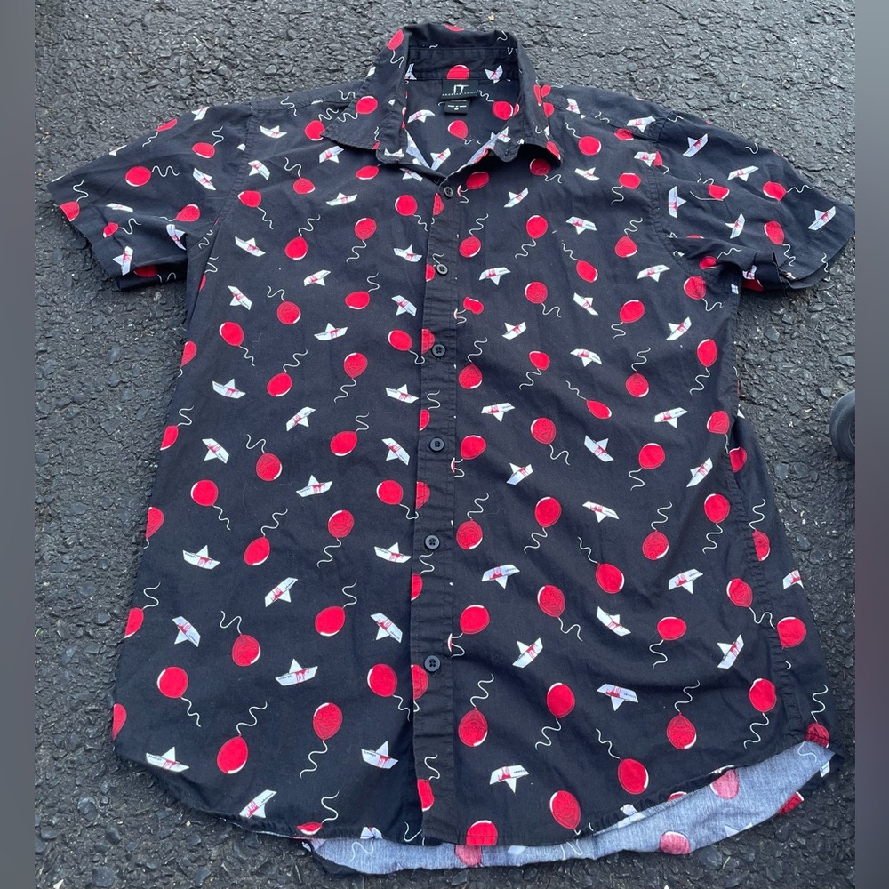 IT Chapter 2 Sailboat Balloon Button Up Shirt Size‎ M Black Red Pennywise Clown